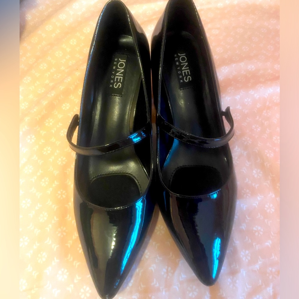 Black gold bottom 3 inch work heels